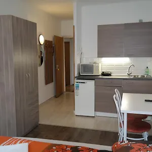West Apartman